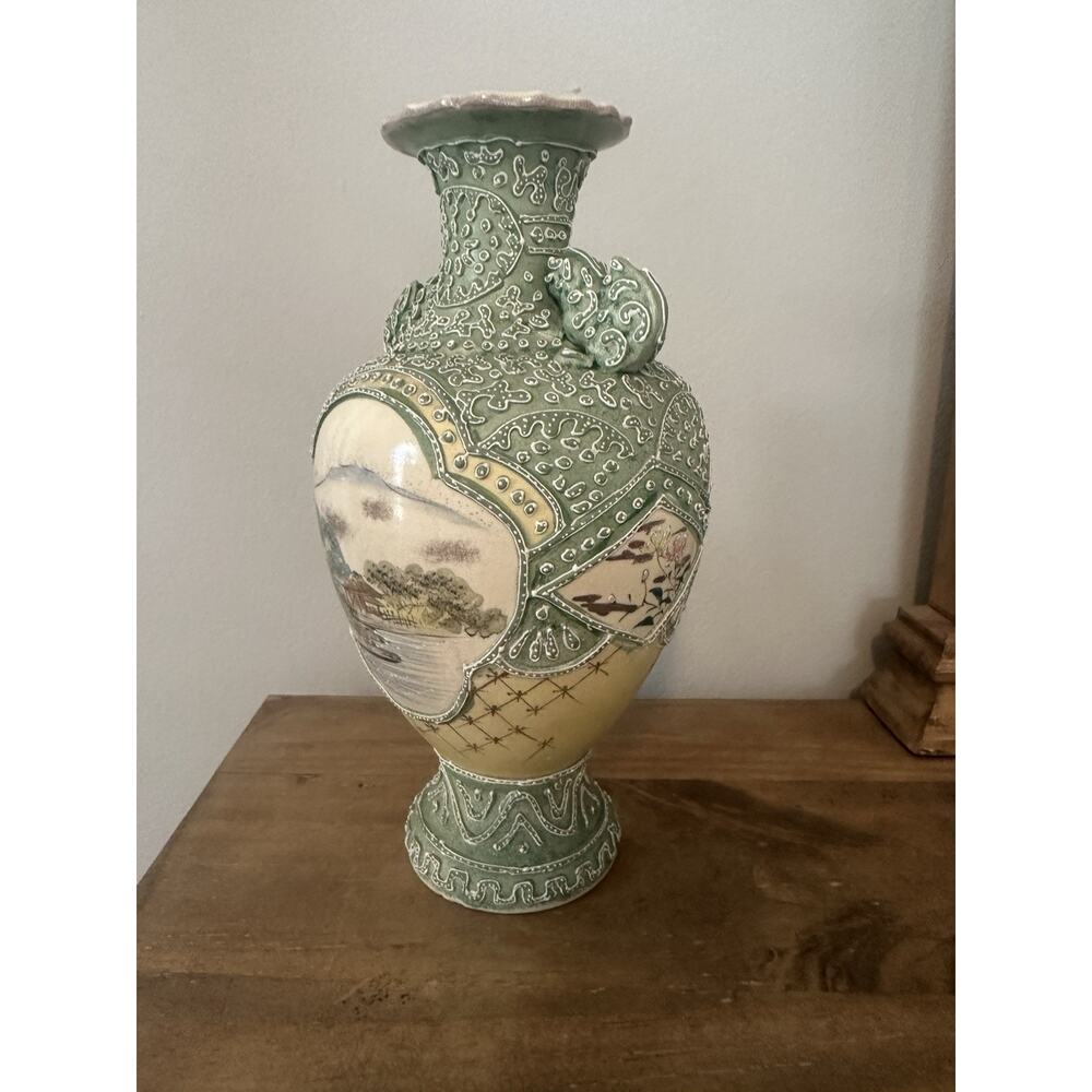 Antique Japanese Heavy Moriage Vase With Hand Painted Crane. 10”T - Picture 3 of 9